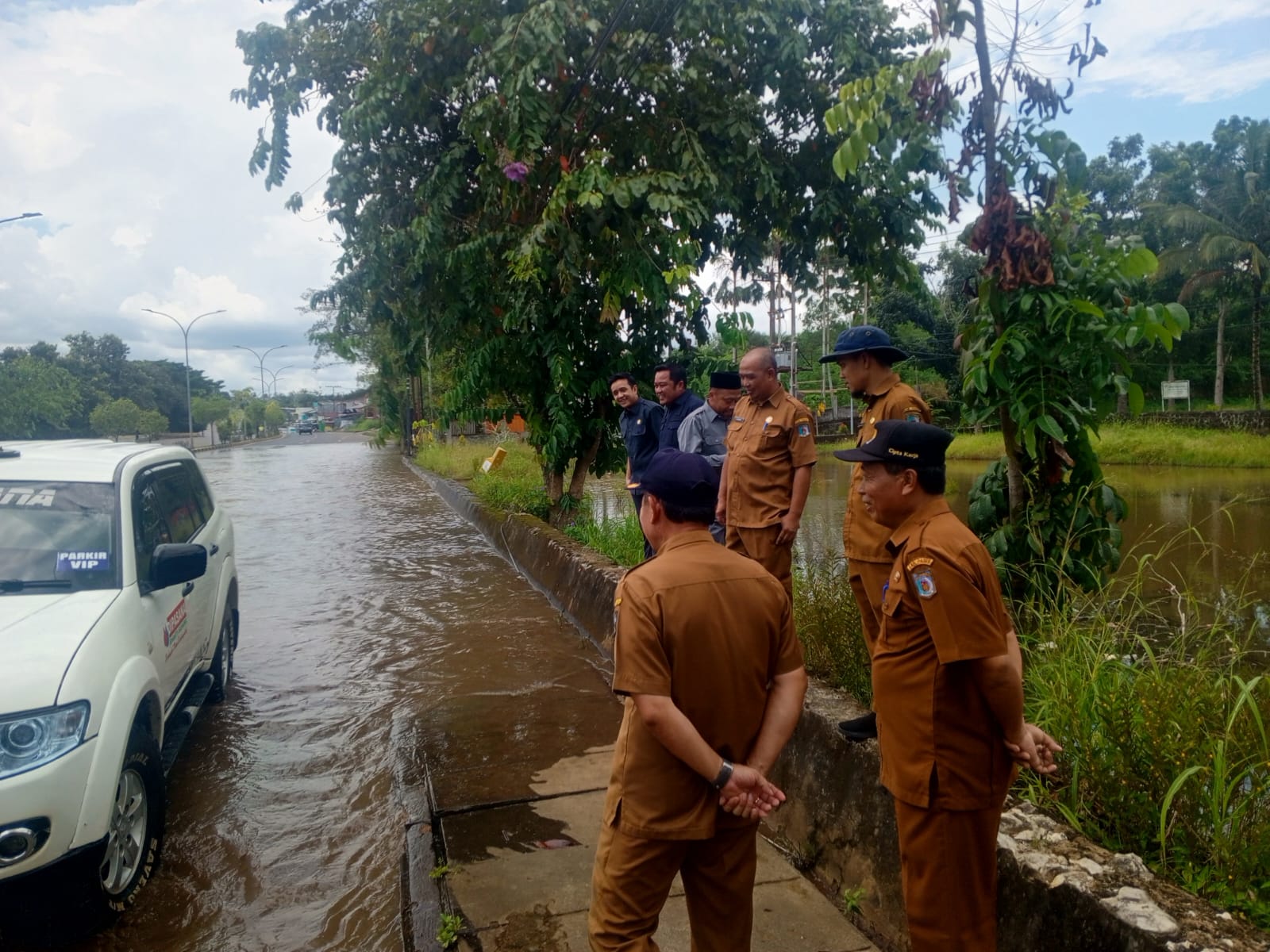 Komisi II & III Tinjau Genangan Air Jalan Dua Jalur Kawasan Danau Gentung Temiang