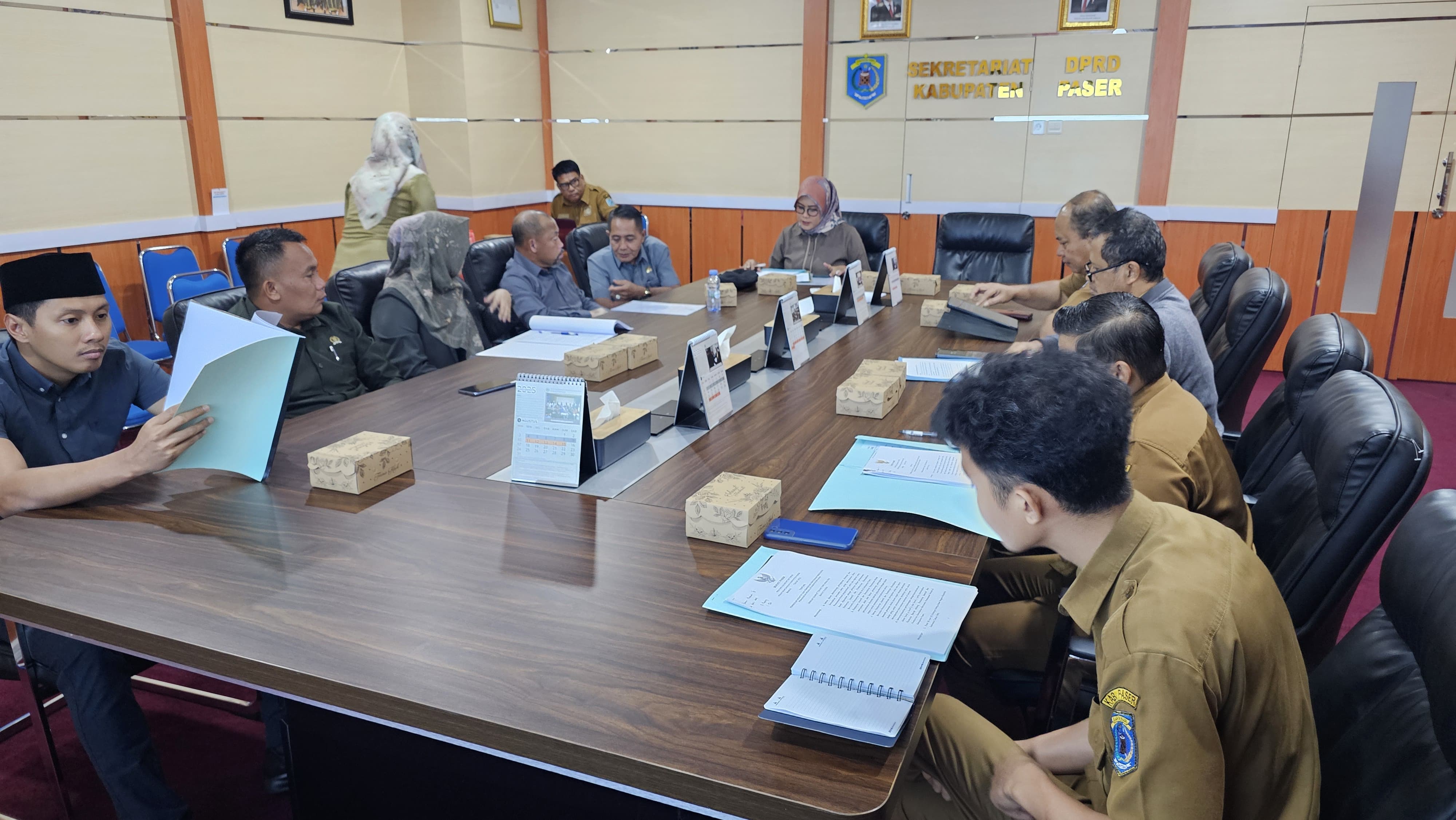 Pansus III Bahas Raperda Pemberian Insentif dan Kemudahan Berusaha dalam Penanaman Modal